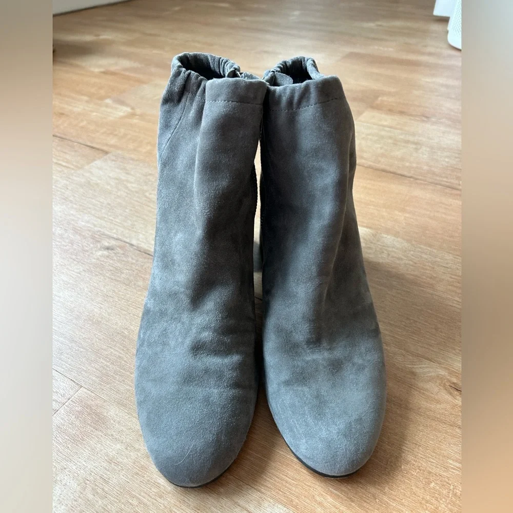 NWOT Eileen Fisher gray Hollis Suede Bootie